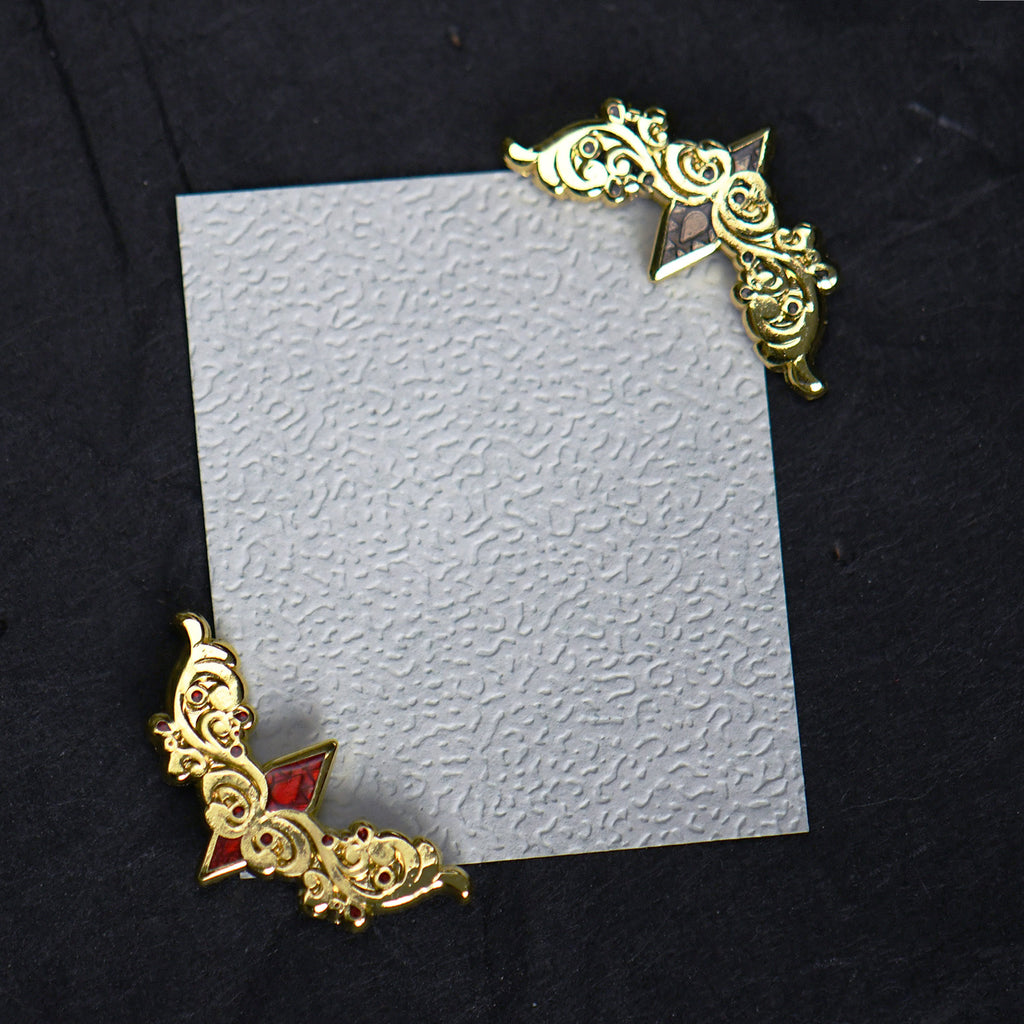 Filigree Corner Pins